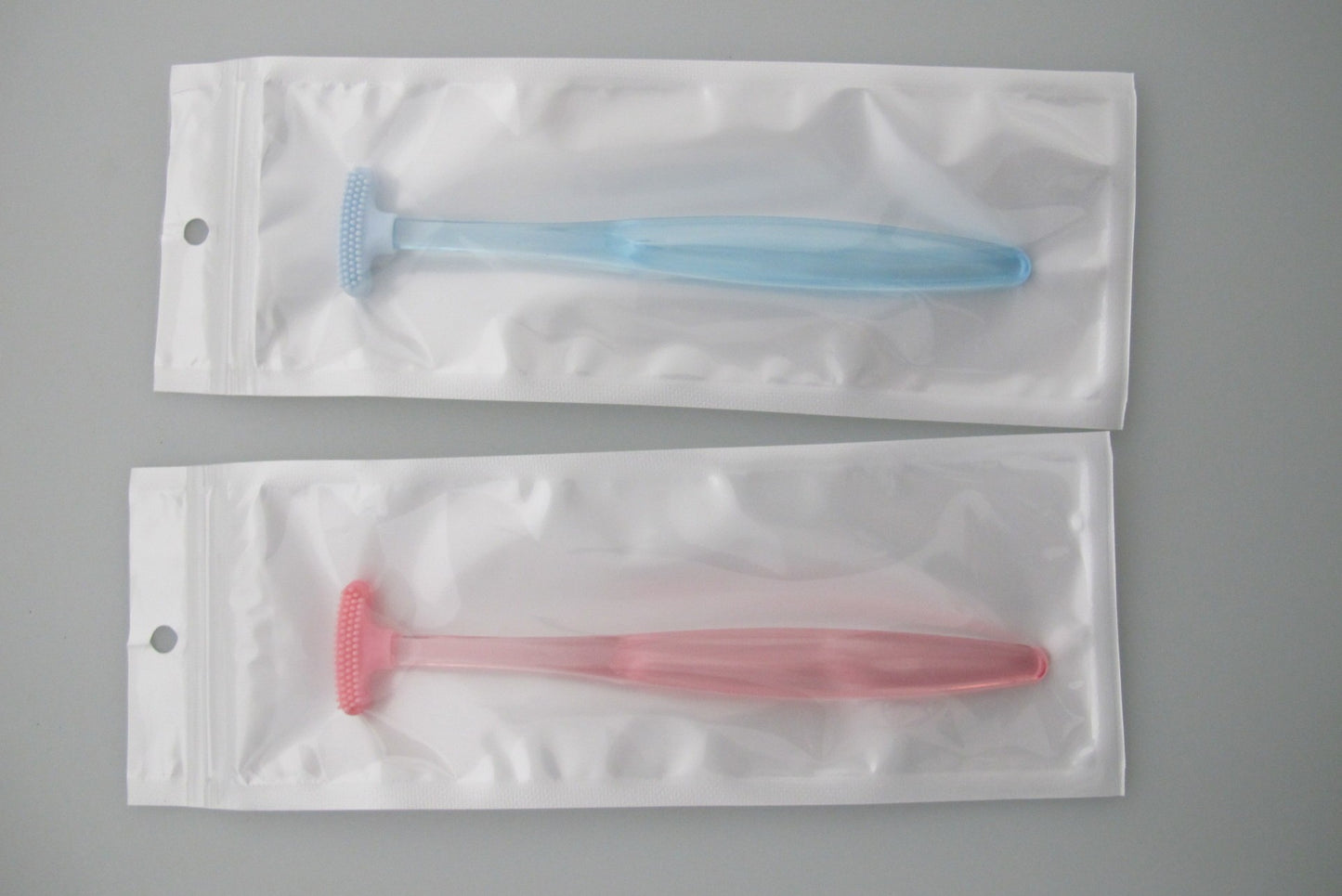 Tongue Scraper and Cleaner - Blue/Pink